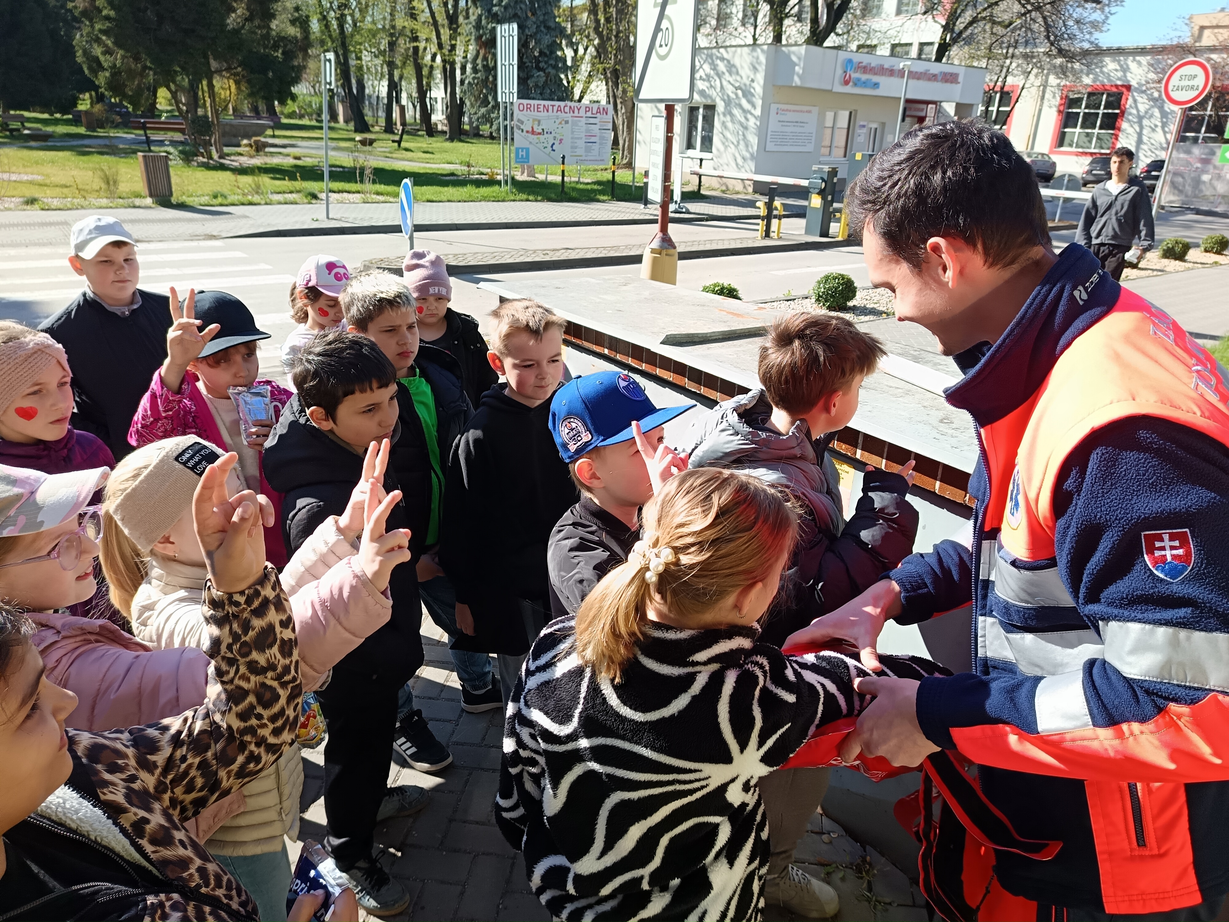 666124672 962540046168200 7350120002298448287 n