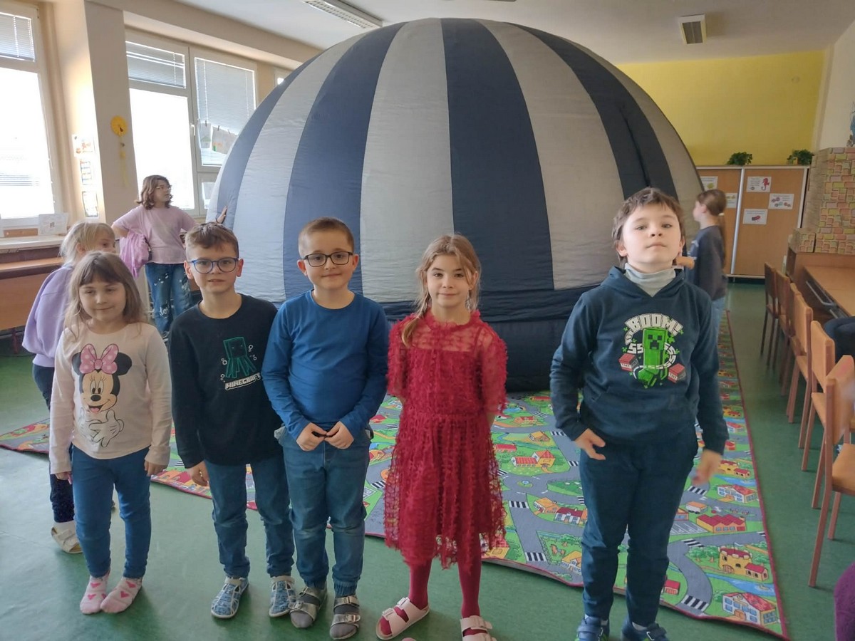 att.17zpfpvCOTaxJ9qPCeXvvf1ar43nTRCbBfk4At 0Tdw